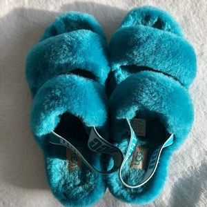 UGG slippers in turquoise. Gently worn. Size 8 (39)